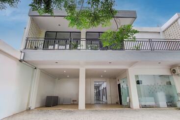 호텔 Capital O 93266 Palmier