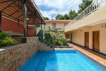 Amritara Aura Resort & Spa