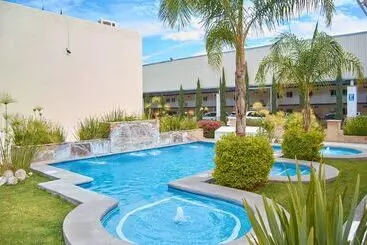 Hotel Del Alba Inn & Suites