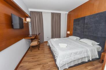 בית מלון כפרי Golden Ring Resort