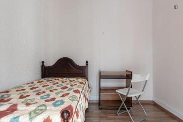 هتل Come Inn Lisbon Penha De França