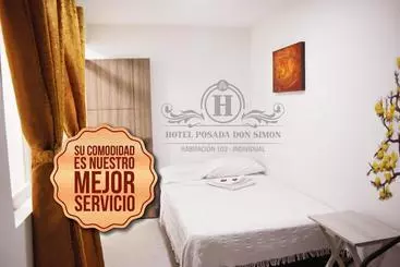 ホテル Simón Plaza