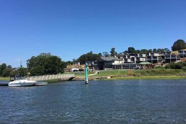 Отель Rosevears Riverview