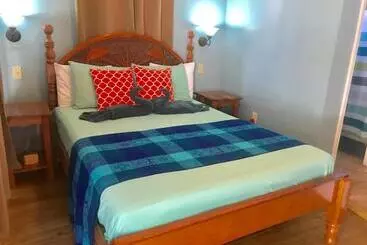 Tilt Ta Dock Resort Belize