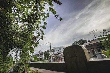 Общежитие House Of My Eternal Love   Kulai Homestay