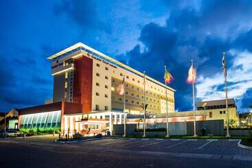 هتل Golden Tulip Le Diplomate