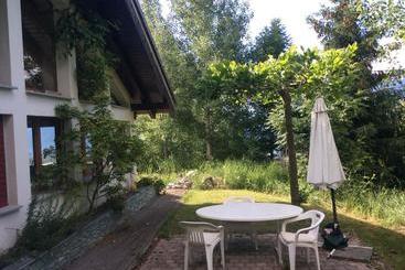 تختخواب و صبحانه Chez Philippe