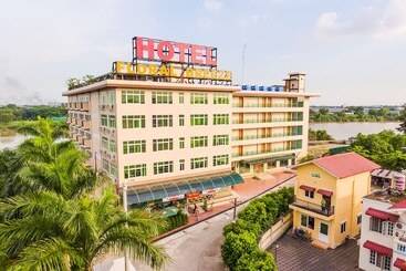 هتل Sincere Smile Yangon