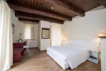 Hotelli Il Borgo Ospitale   Albergo Diffuso