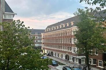 Authentic Amsterdam Bed And Breakfast Rai