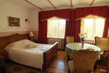 هتل Cantervilla Castle