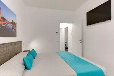 Hotel Elegance Suite Apartments