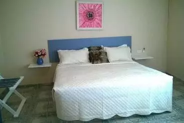 Sindola Safari Lodge