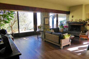 ベッドアンドブレックファースト Bed Breakfast La Paggeria