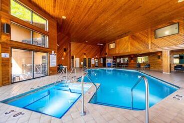 ホテル Pine Grove Resort