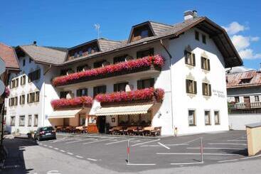 בית מלון כפרי Urthaler