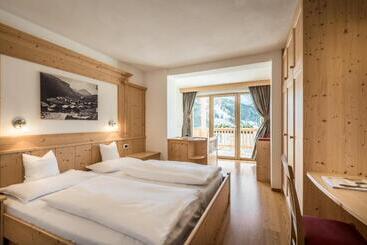 Hotel Ciasa Rü Blanch