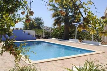 تختخواب و صبحانه Monte Das Cortelhas