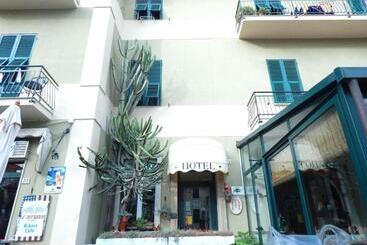 ホテル Albergo Torino