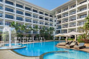 هتل Courtyard By Marriott Siem Reap Resort