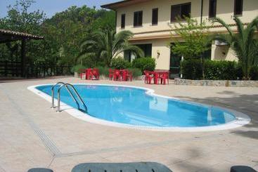 ホテル Chiar Di Luna