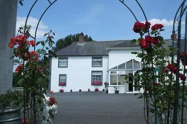 فندق Grove Farm House B&b