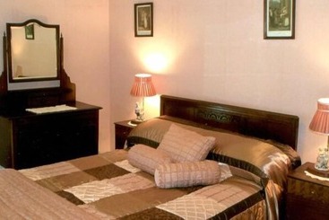 Отель Grove Farm House B&b