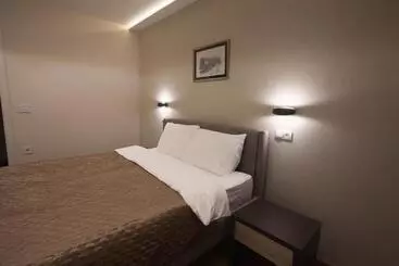 تختخواب و صبحانه Apartmani Brocat