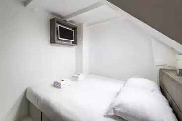 Bed and Breakfast Two Bedroom Apartment In A Beautiful Canalhouse In City Centre