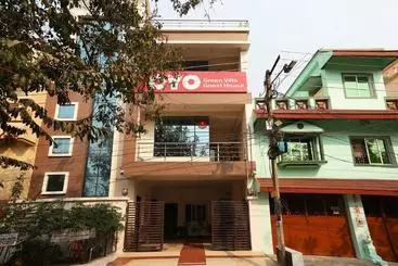 Hotel Oyo 9548 Green Villa Guest House