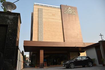 Hotel Millennium Inn