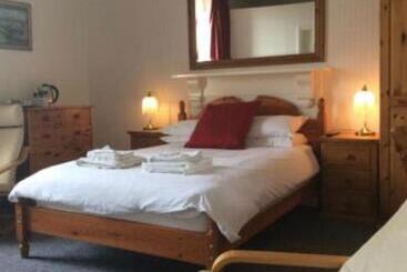 Cavell House Bed And Breakfast