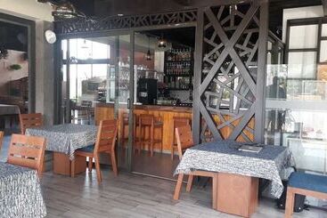 هتل Rancho Tabachines