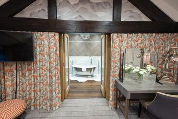 Hotel Fence Gate Lodge