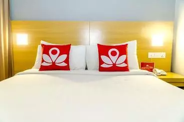 ホテル Zen Rooms Near Asia City