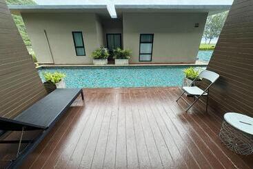 La Isla Pranburi Beach Resort