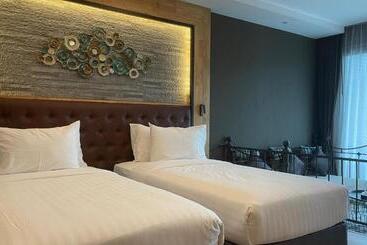 La Isla Pranburi Beach Resort