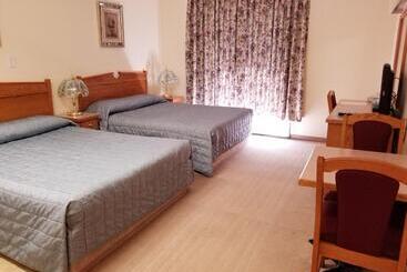 Motel New Imperial Inn