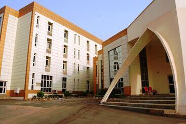 هتل Royal Choice Inn