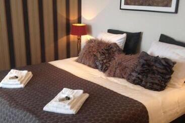 تختخواب و صبحانه Cafe 't Vonderke