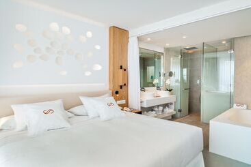 호텔 Royal Hideaway Corales Suites