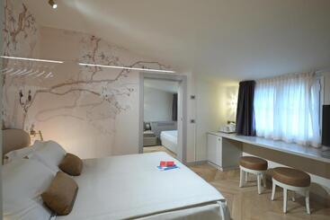 Отель Dei Fiori Restaurant  Meeting & Spa