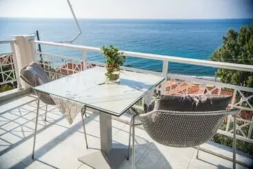 Tourist flats Maria Plomari Apartments