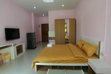 هتل آپارتمان V Residence