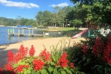 Hotelli Clear Lake Resort