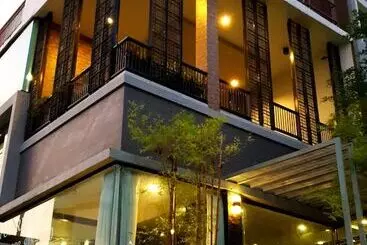 Huoneistohotelli The Sriracha Residence