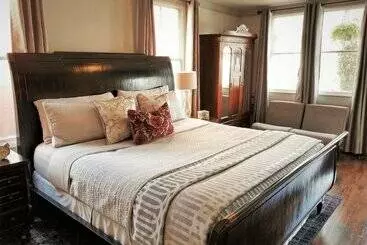 تختخواب و صبحانه 44 Spanish Street Inn   Adults Only