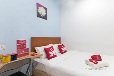 Отель Zen Rooms Colour