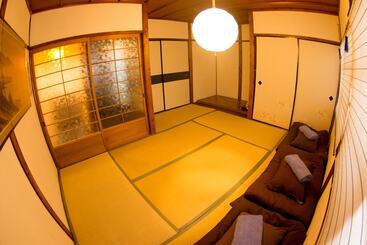 شقق خاصة سياحية Moco Hostel