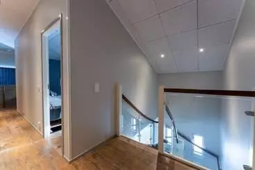 Sandy Kelt   Irish House Apartments